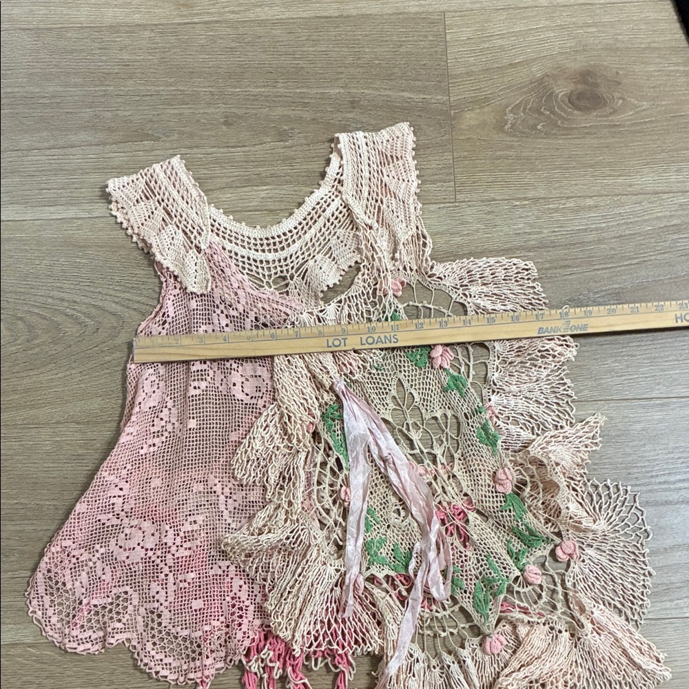 Elegant Pink Crochet Tunic Top - Picture 3 of 4